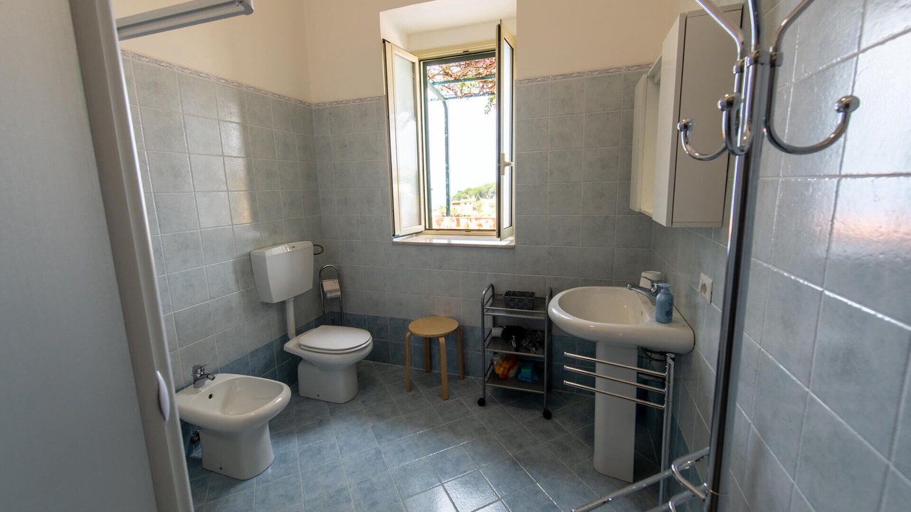 Photo of Bathroom in Patti