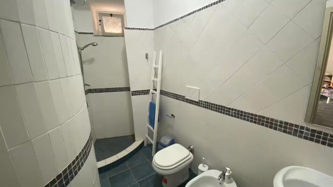 Photo of Bathroom in Leni
