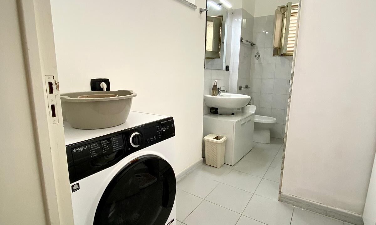 Photo of Bathroom in Catona