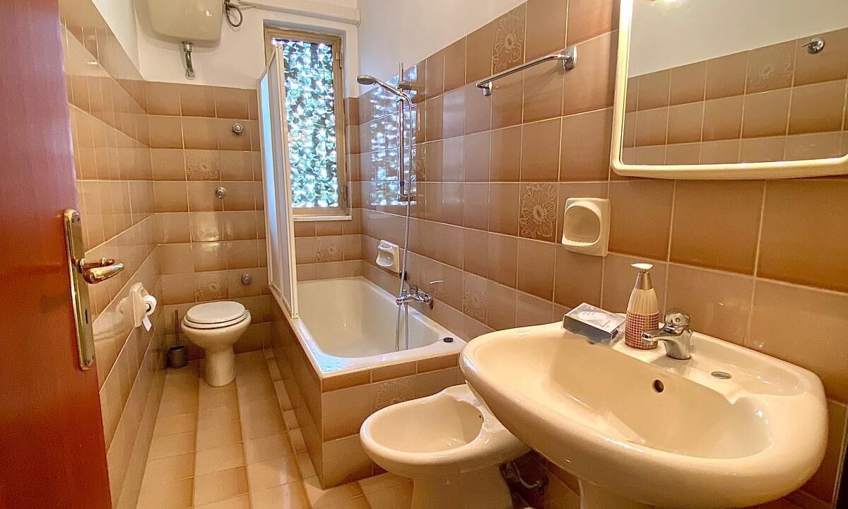 Photo of Bathroom in Catona