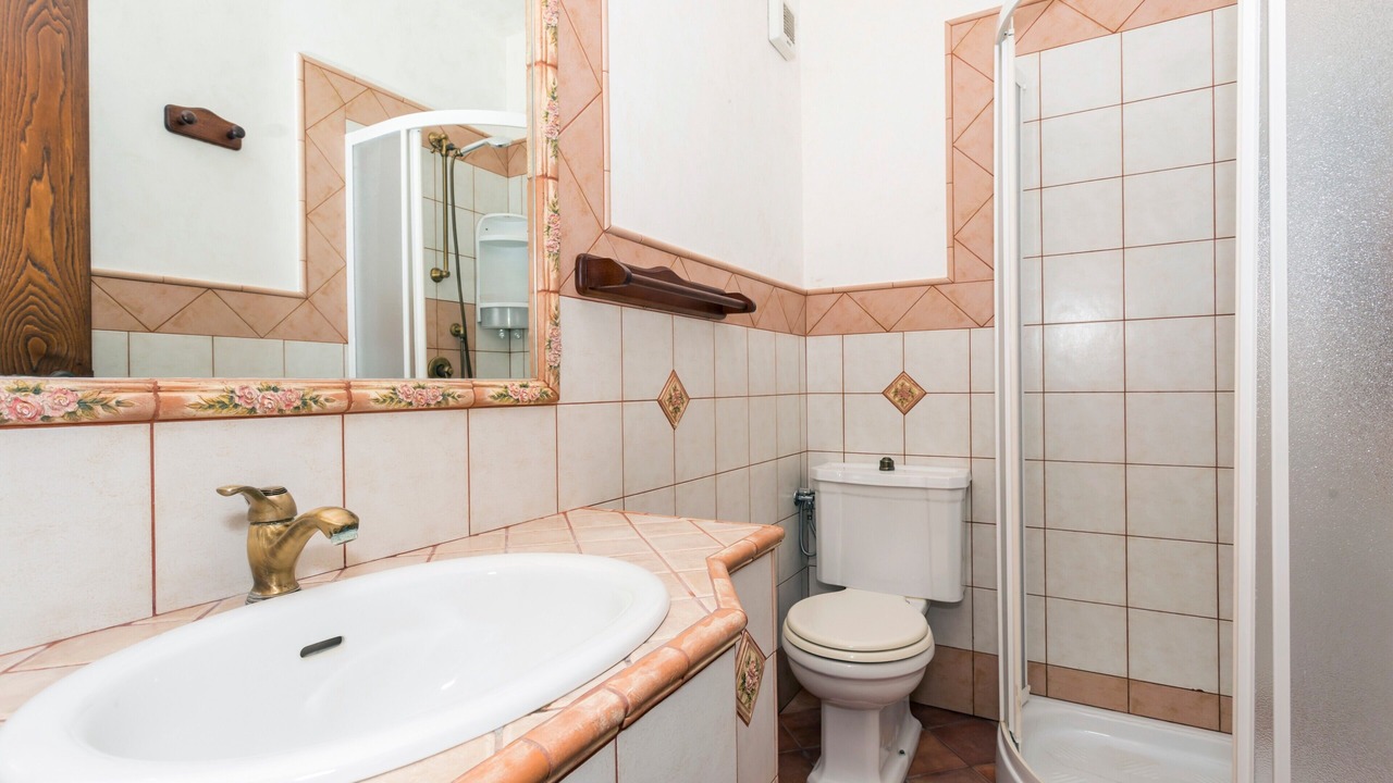 Photo of Bathroom in Mitogio