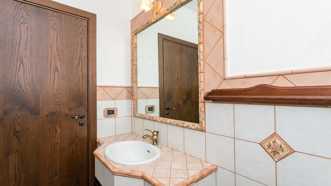 Photo of Bathroom in Mitogio