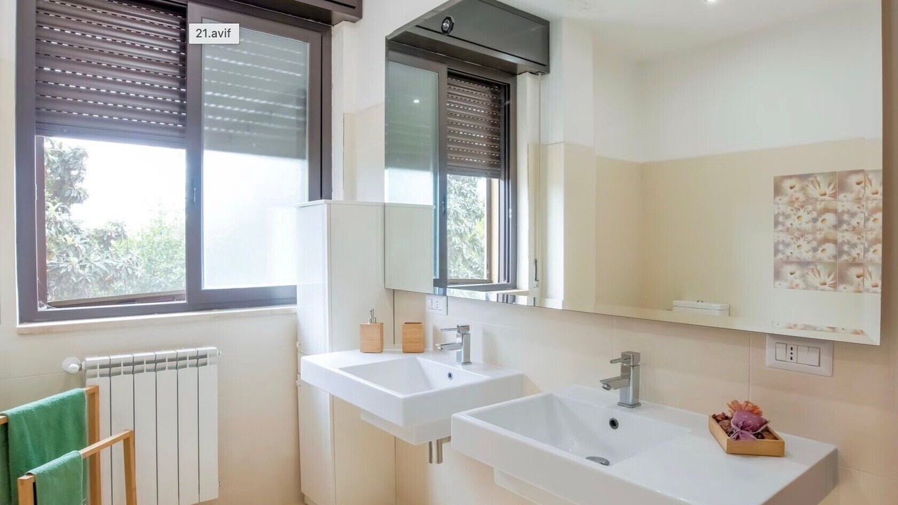 Photo of Bathroom in Solarino
