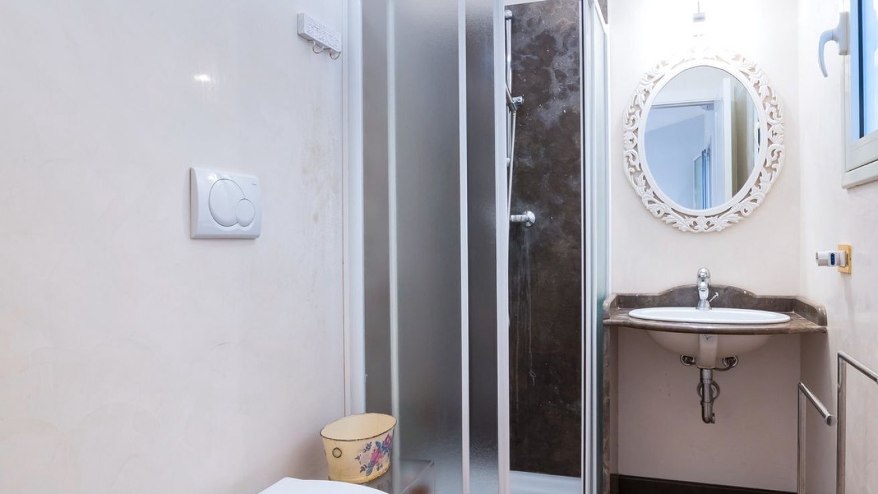 Photo of Bathroom in Caucana-finaiti-casuzze-finaiti Nord