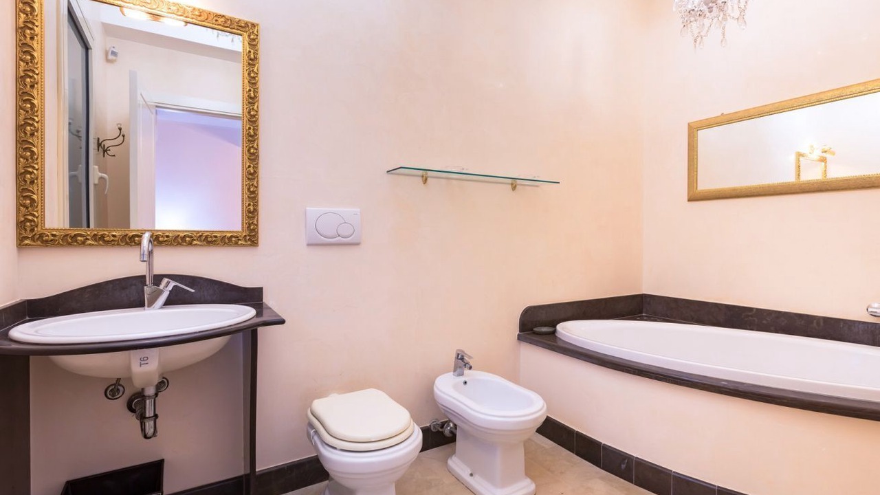 Photo of Bathroom in Caucana-finaiti-casuzze-finaiti Nord