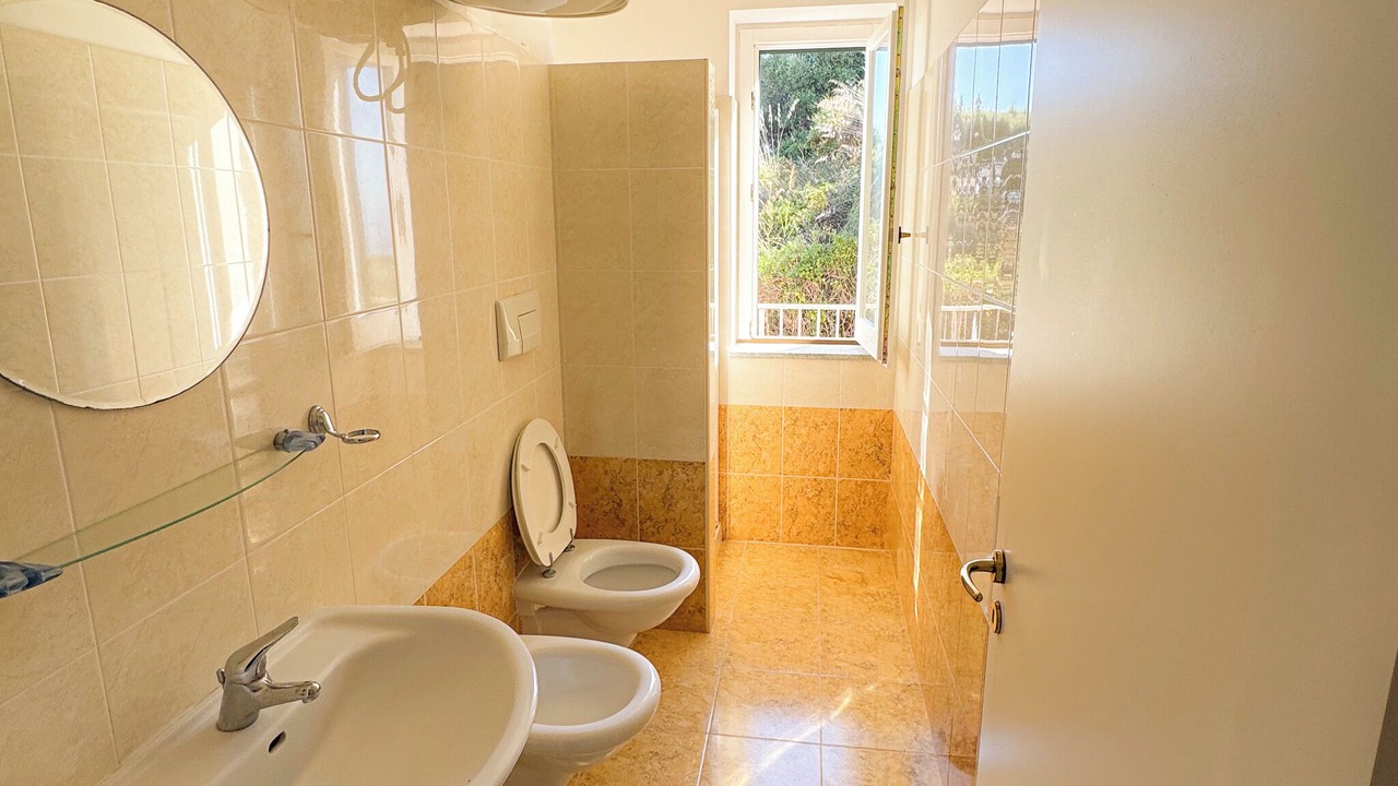 Photo of Bathroom in Zambrone