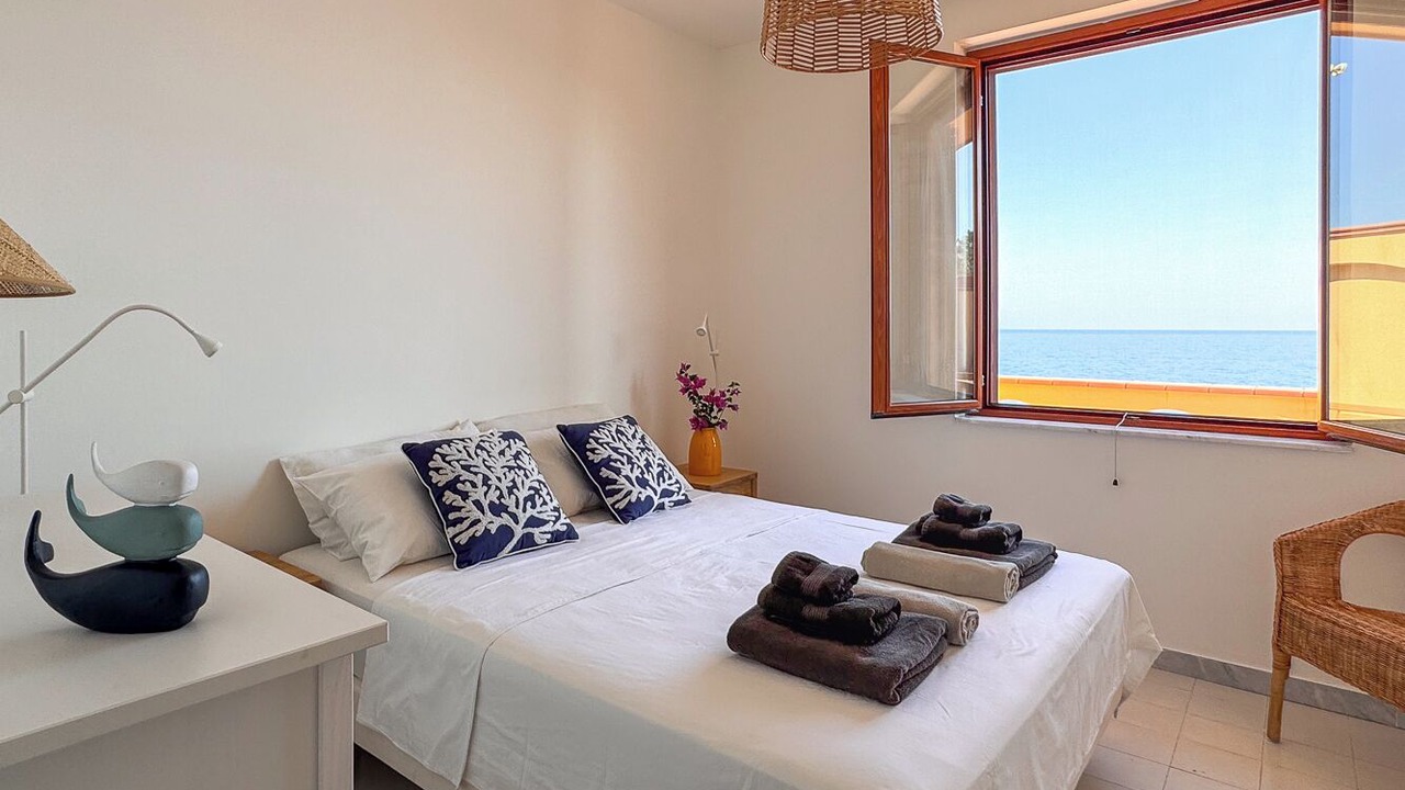 Photo of Bedroom in Costa Saracena-Castelluccio