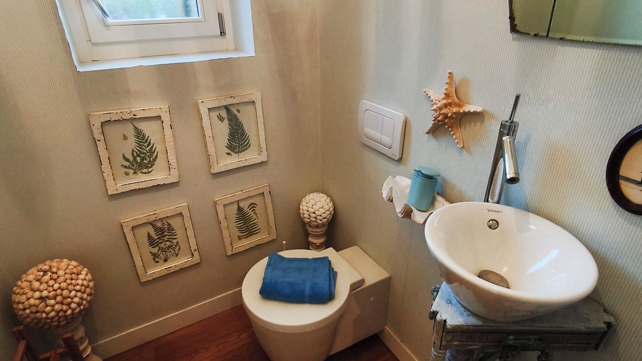 Photo of Bathroom in Brucoli