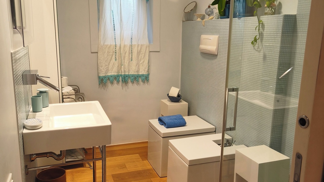 Photo of Bathroom in Brucoli