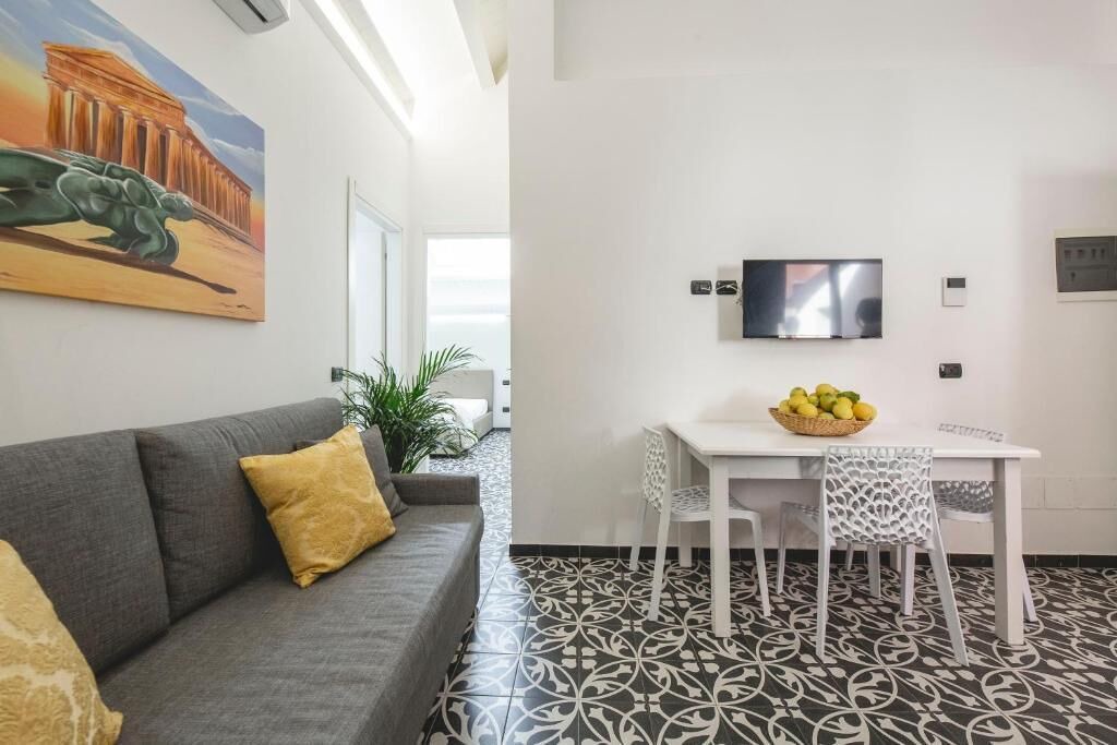 Photo of Livingroom in Catania City Centre