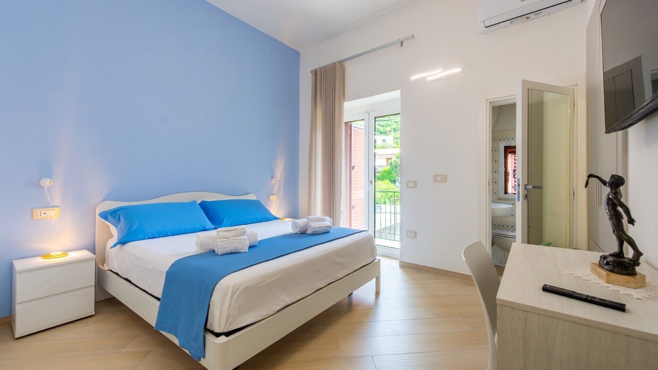 Photo of Bedroom in Minori