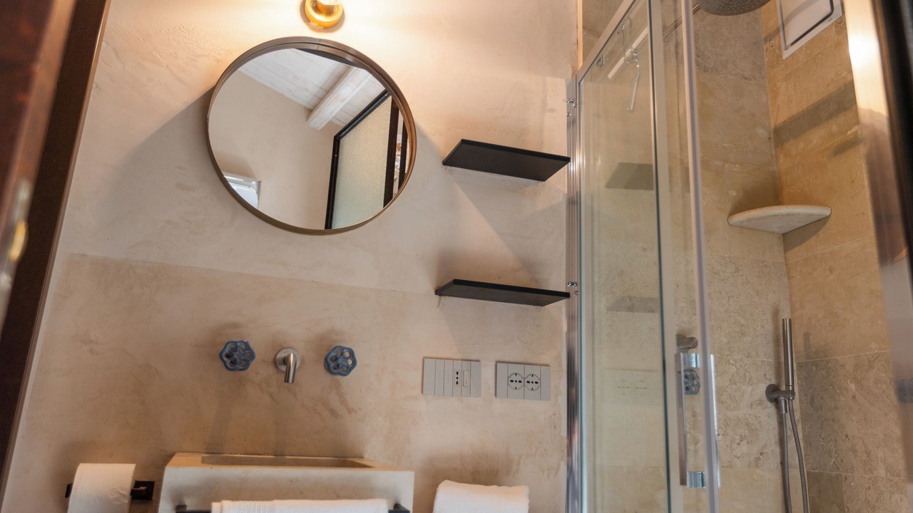 Photo of Bathroom in Noto Historic Centre