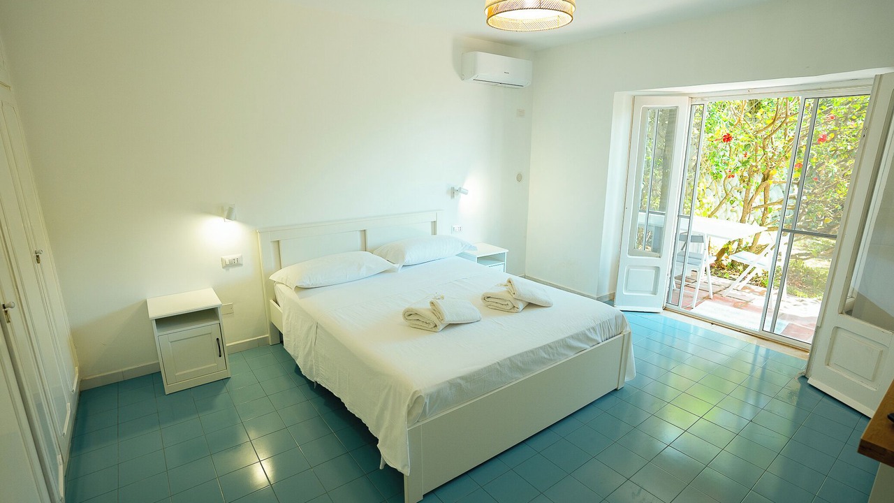 Photo of Bedroom in Forio