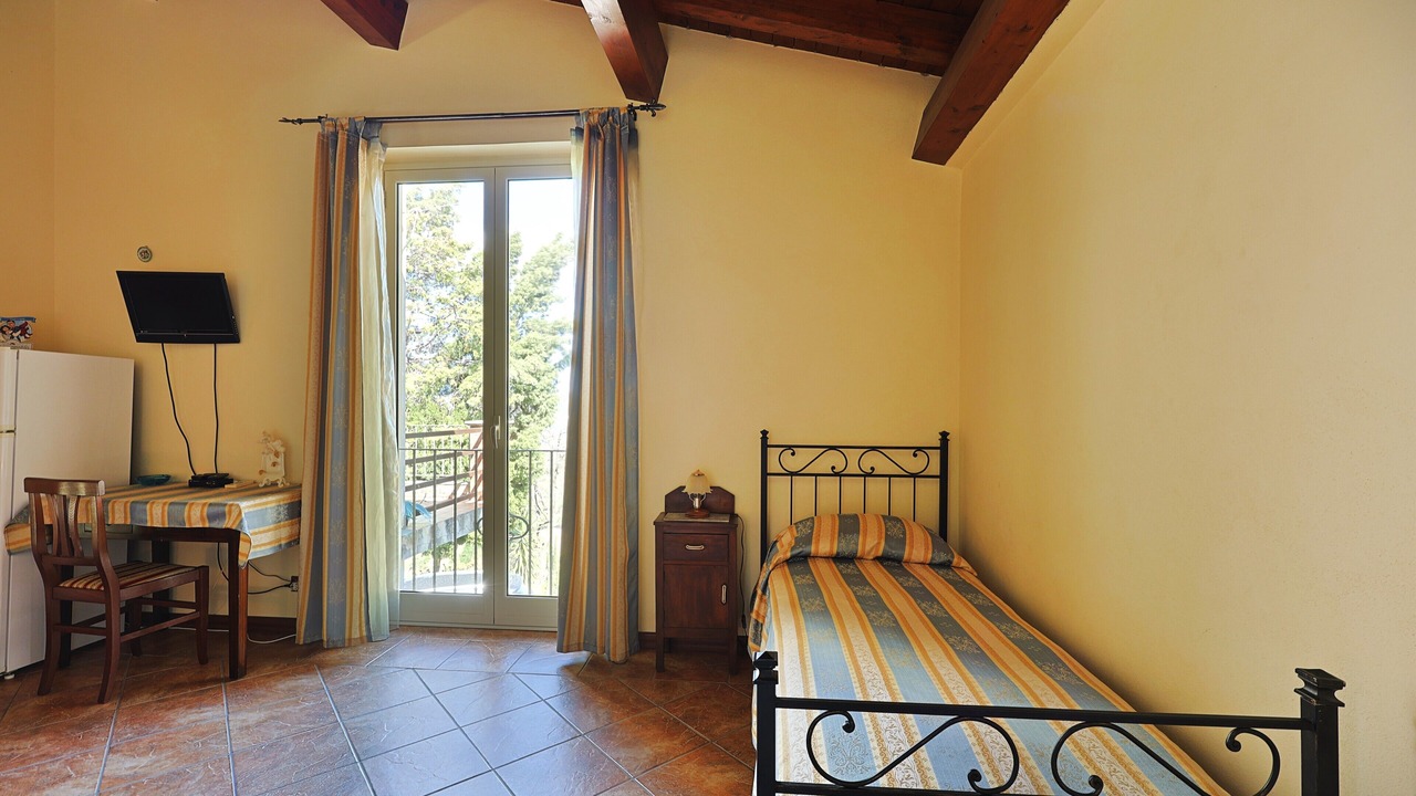 Photo of Bedroom in Patti
