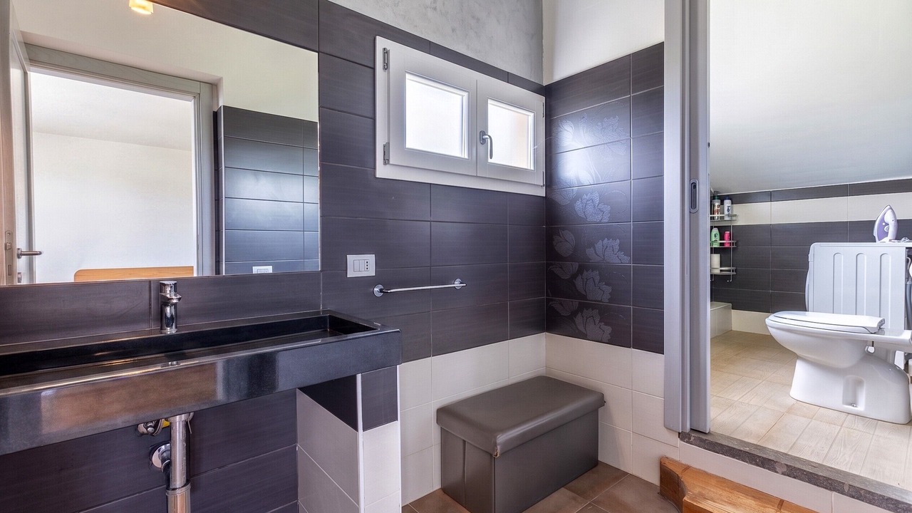 Photo of Bathroom in Tergu