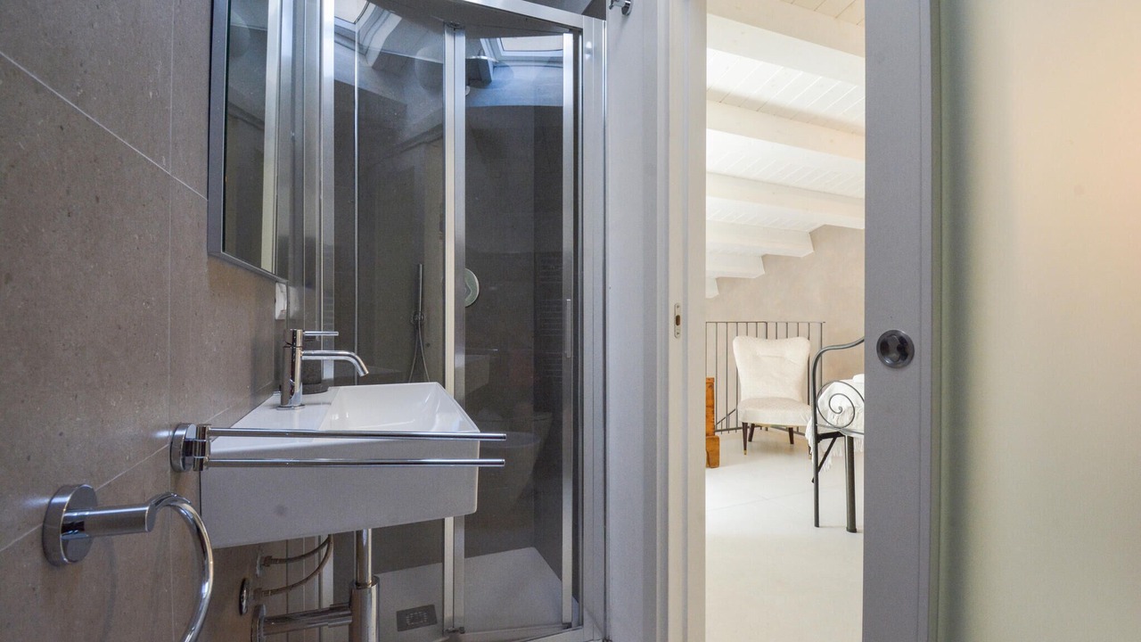 Photo of Bathroom in Palazzolo Acreide Historic Centre