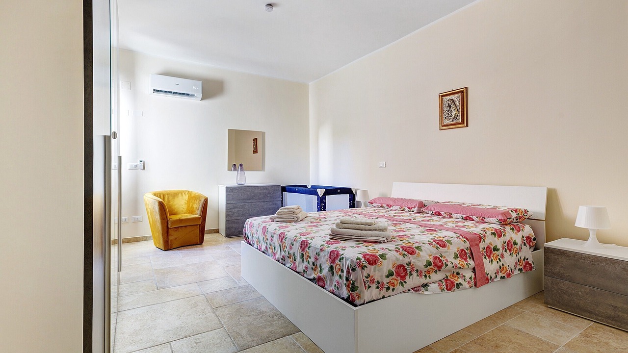 Photo of Bedroom in Patti