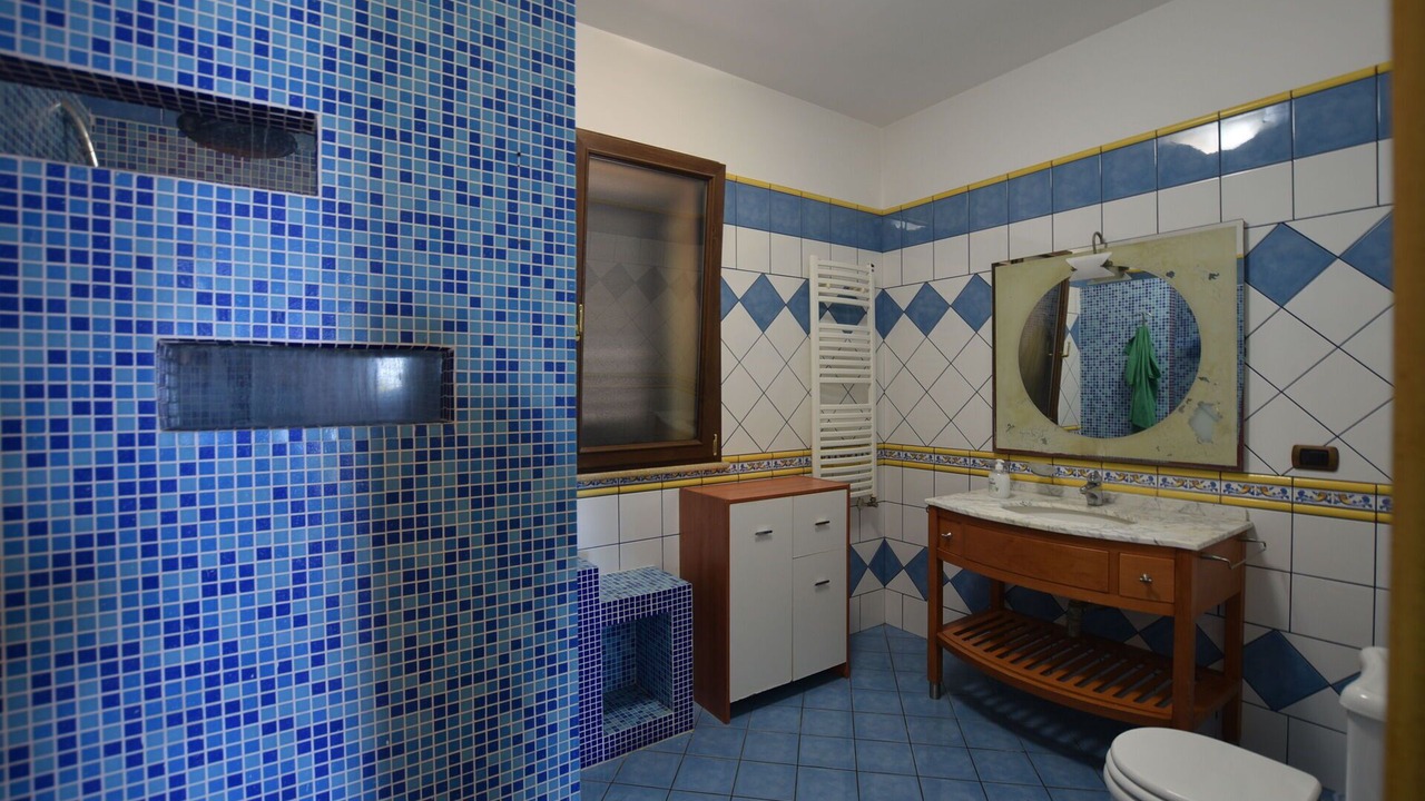 Photo of Bathroom in Brucoli