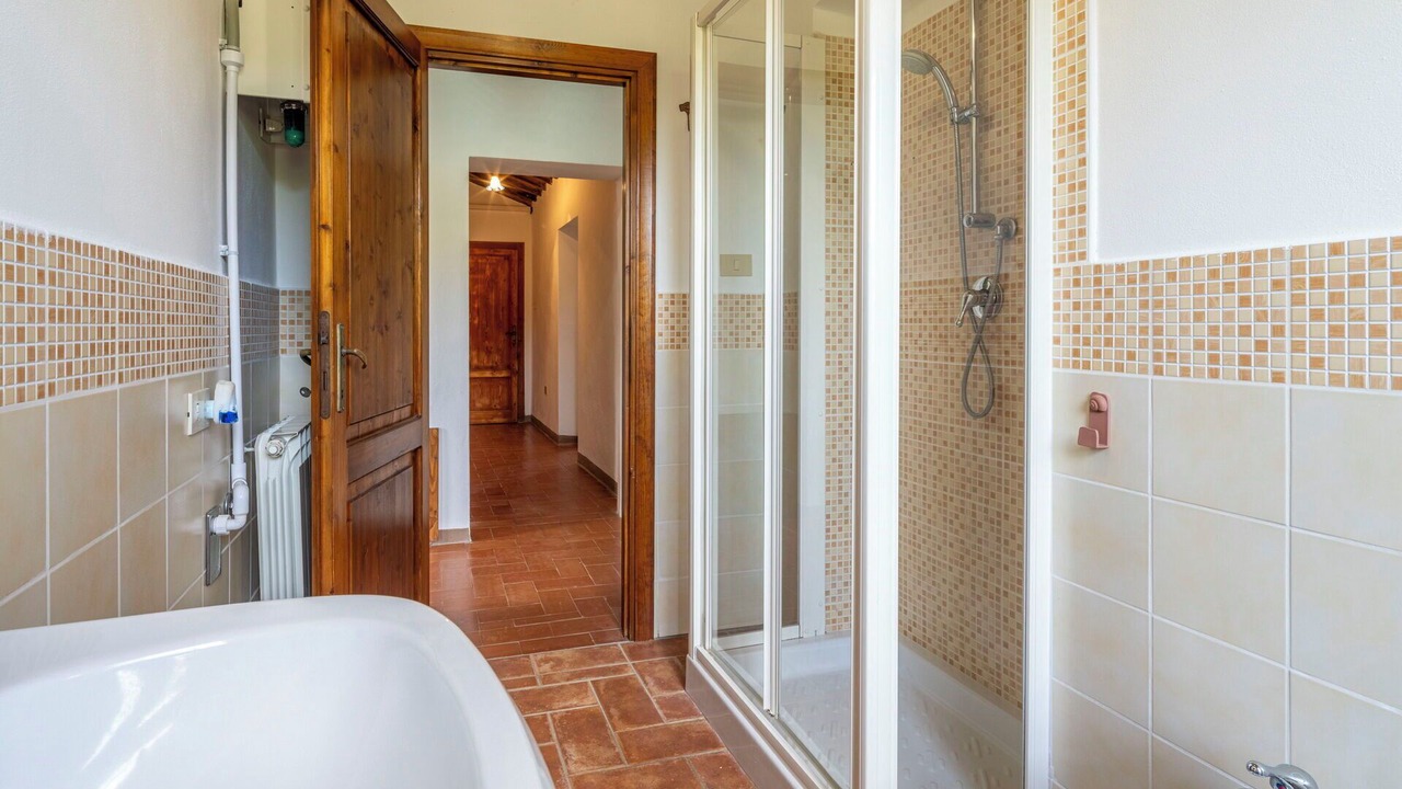 Photo of Bathroom in Campiglia Marittima