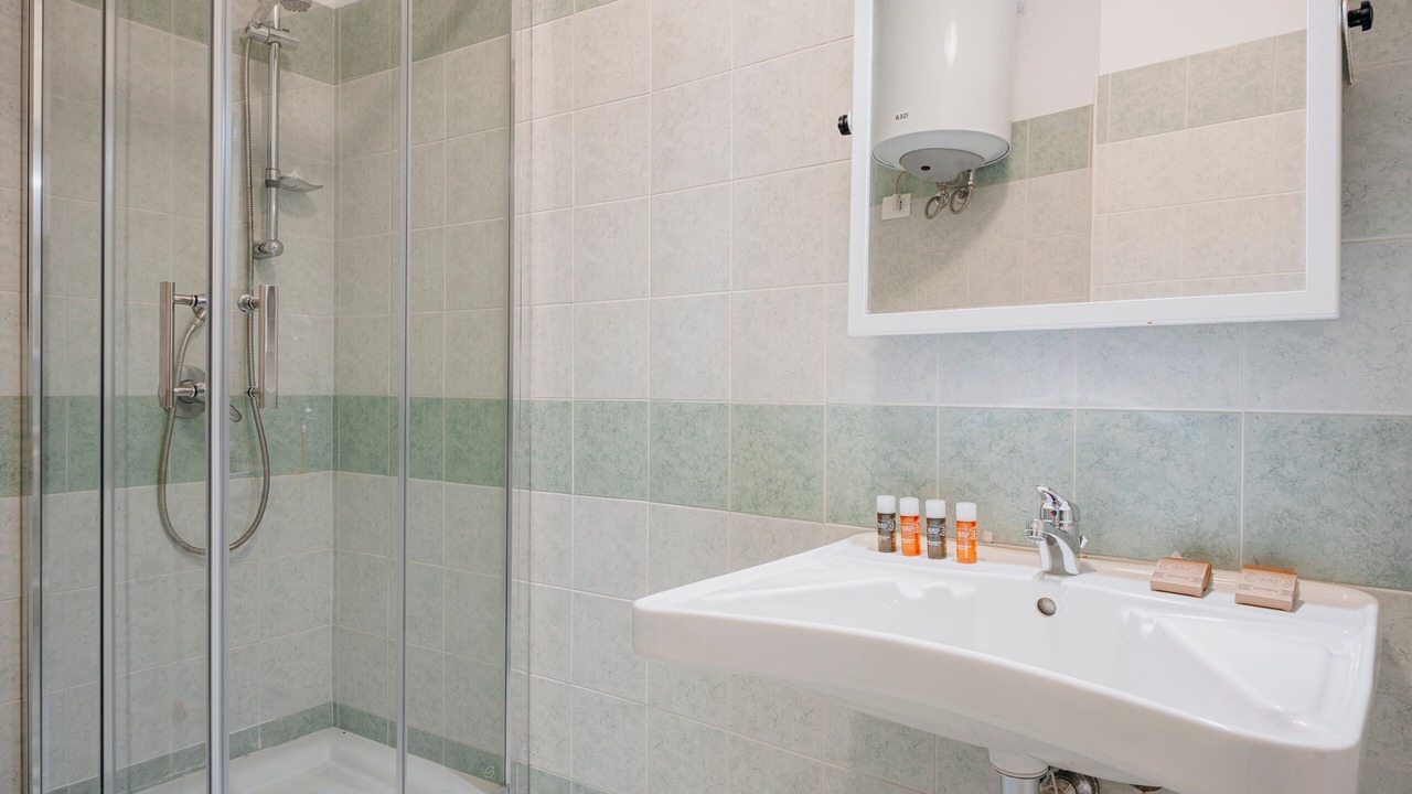 Photo of Bathroom in Tiche