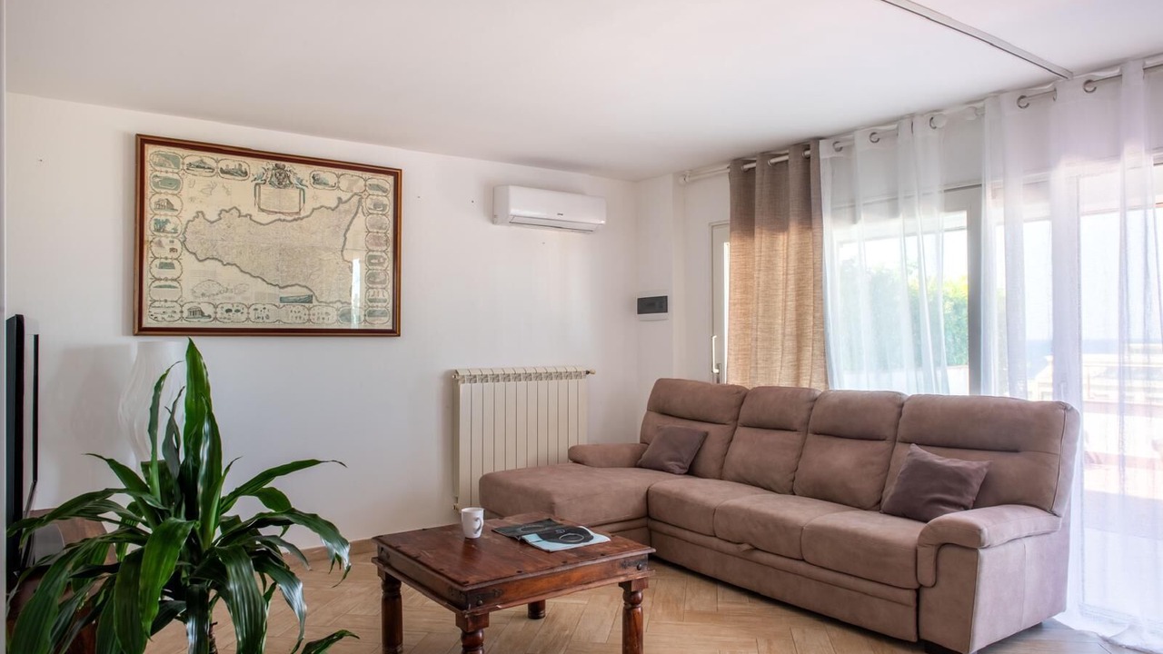 Photo of Livingroom in Addaura