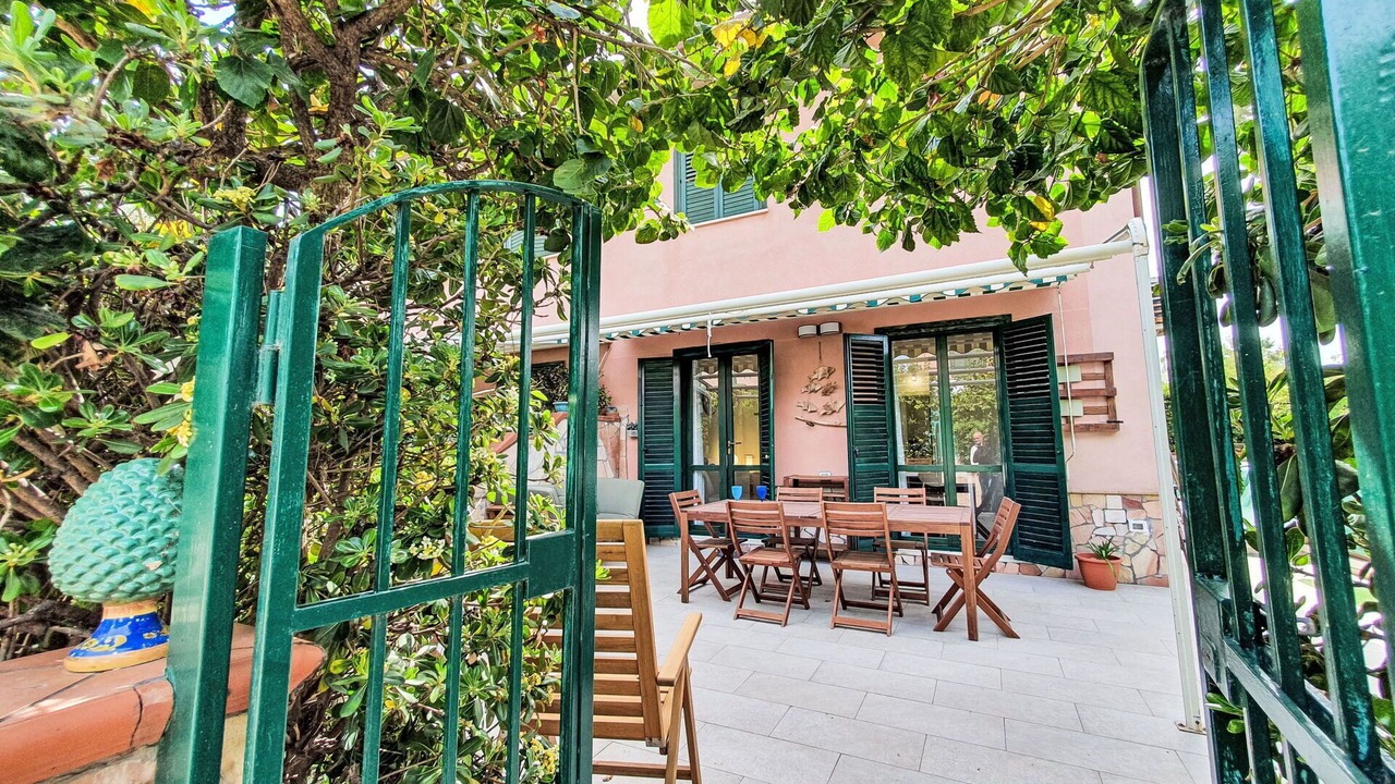Photo of Patio Balcony in Campofelice di Roccella