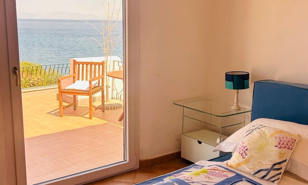 Photo of Bedroom in Ischia Porto