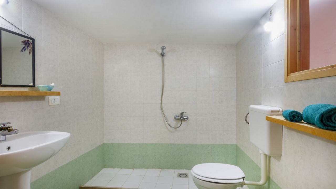 Photo of Bathroom in Cannole