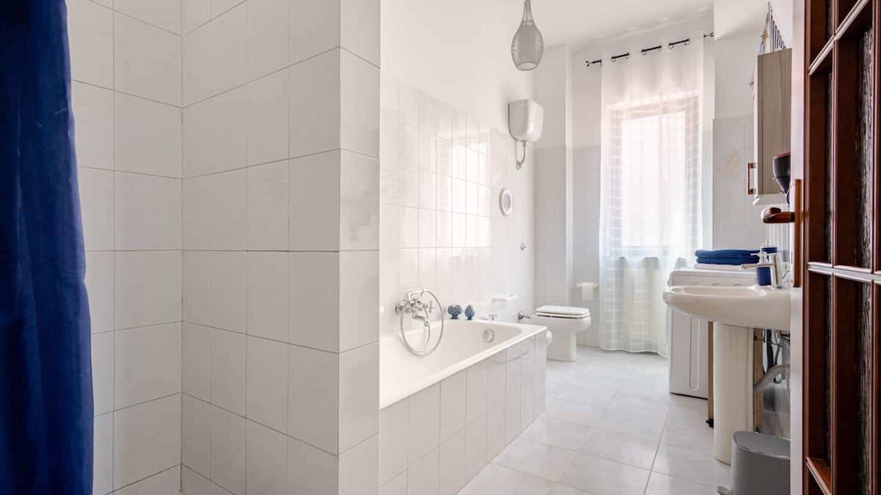 Photo of Bathroom in Bianco