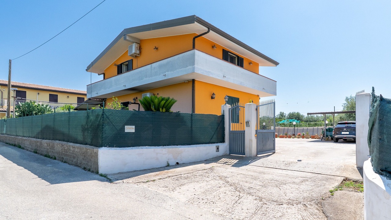 Photo of Outdoor in Solarino
