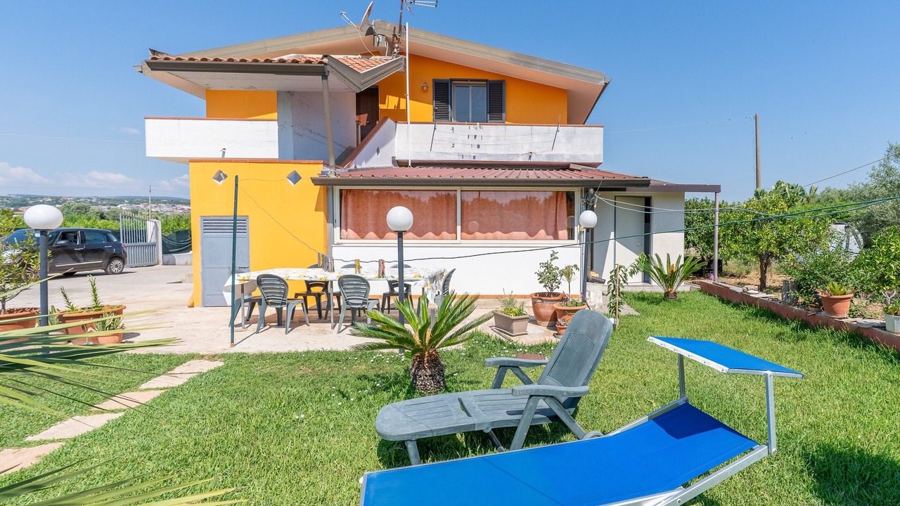 Photo of Outdoor in Solarino