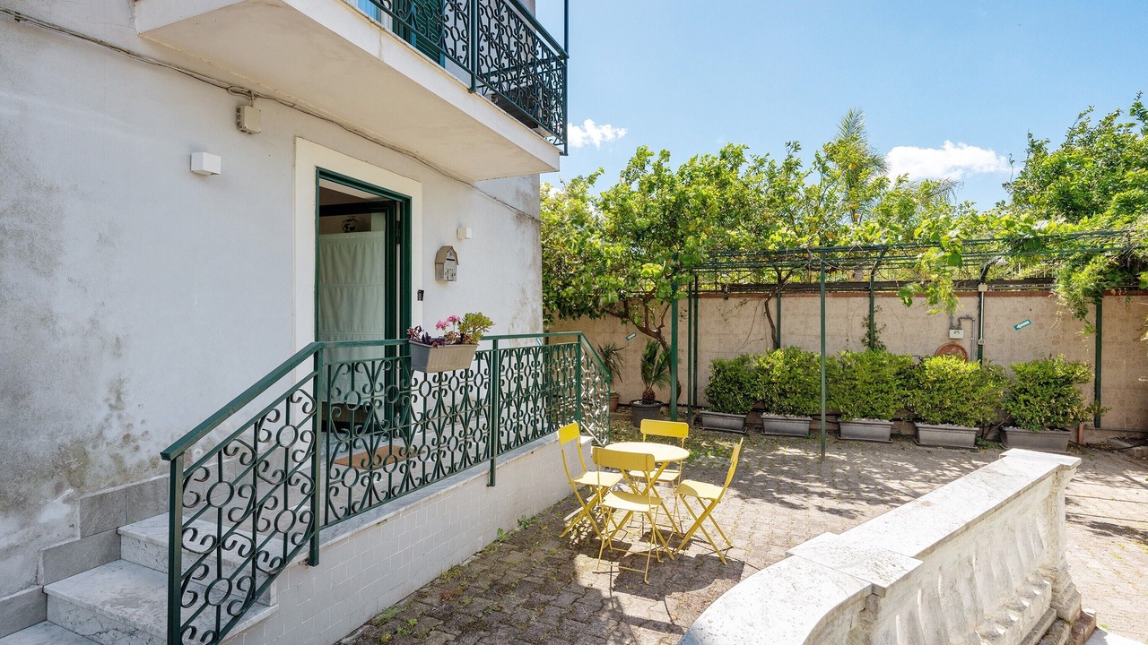 Photo of Patio Balcony in Naples