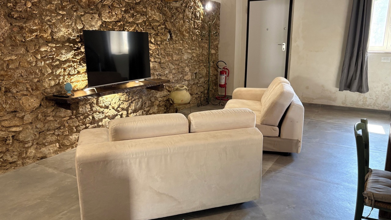 Photo of Livingroom in Syracuse