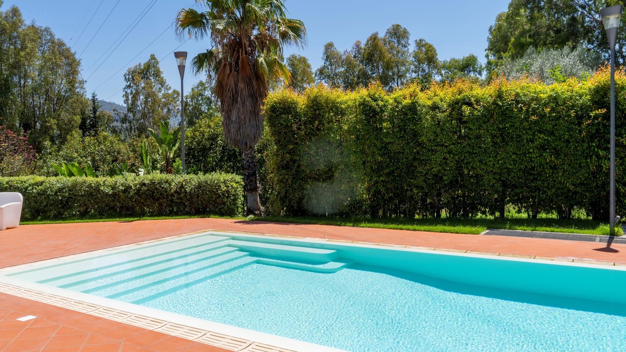 Photo of Outdoor in Mirto