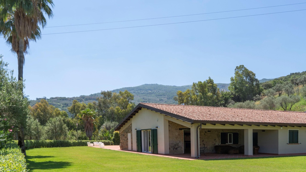 Photo of Outdoor in Mirto