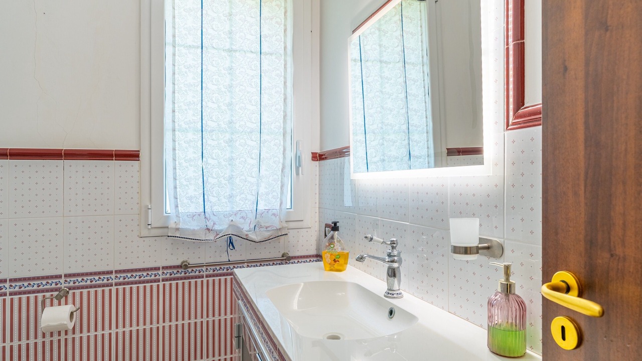 Photo of Bathroom in Arenella
