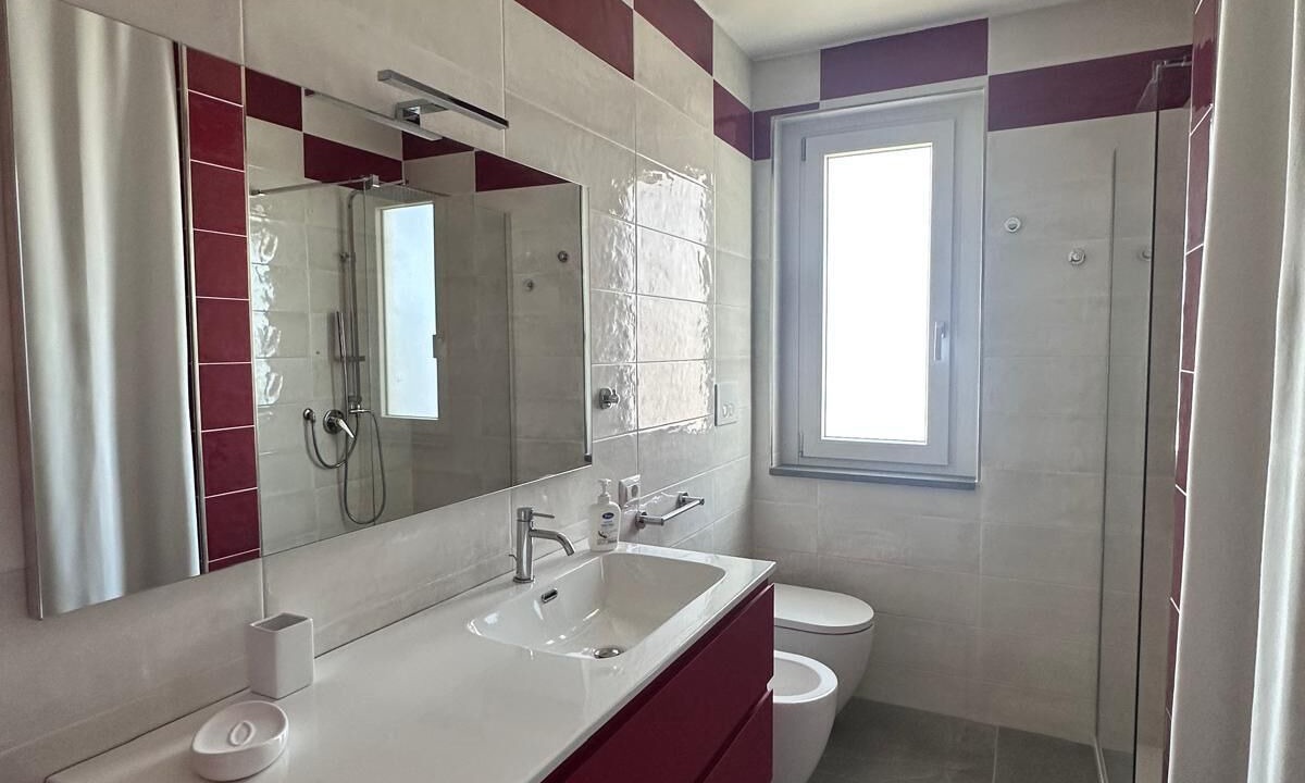 Photo of Bathroom in Gallico Marina