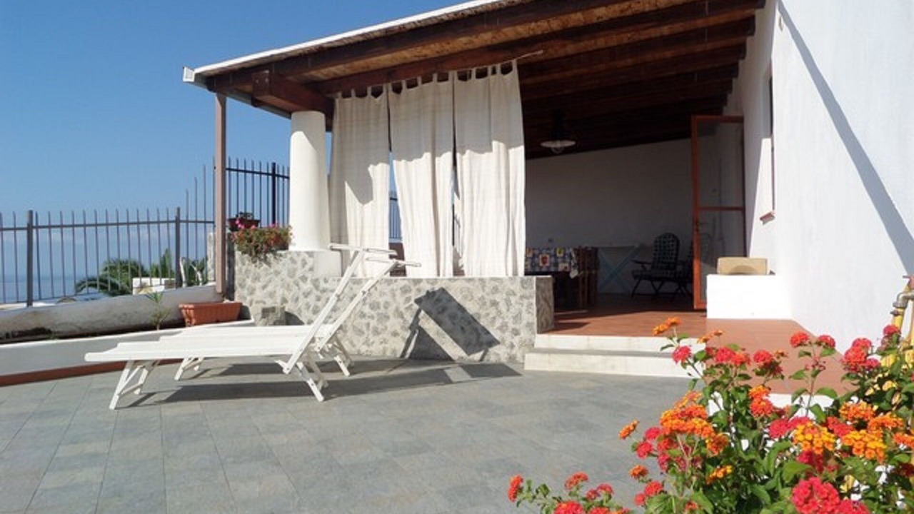Photo of Patio Balcony in Leni