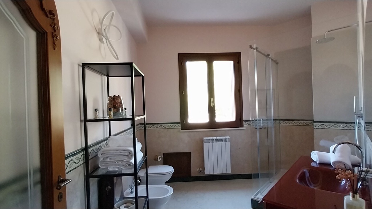 Photo of Bathroom in Tiche