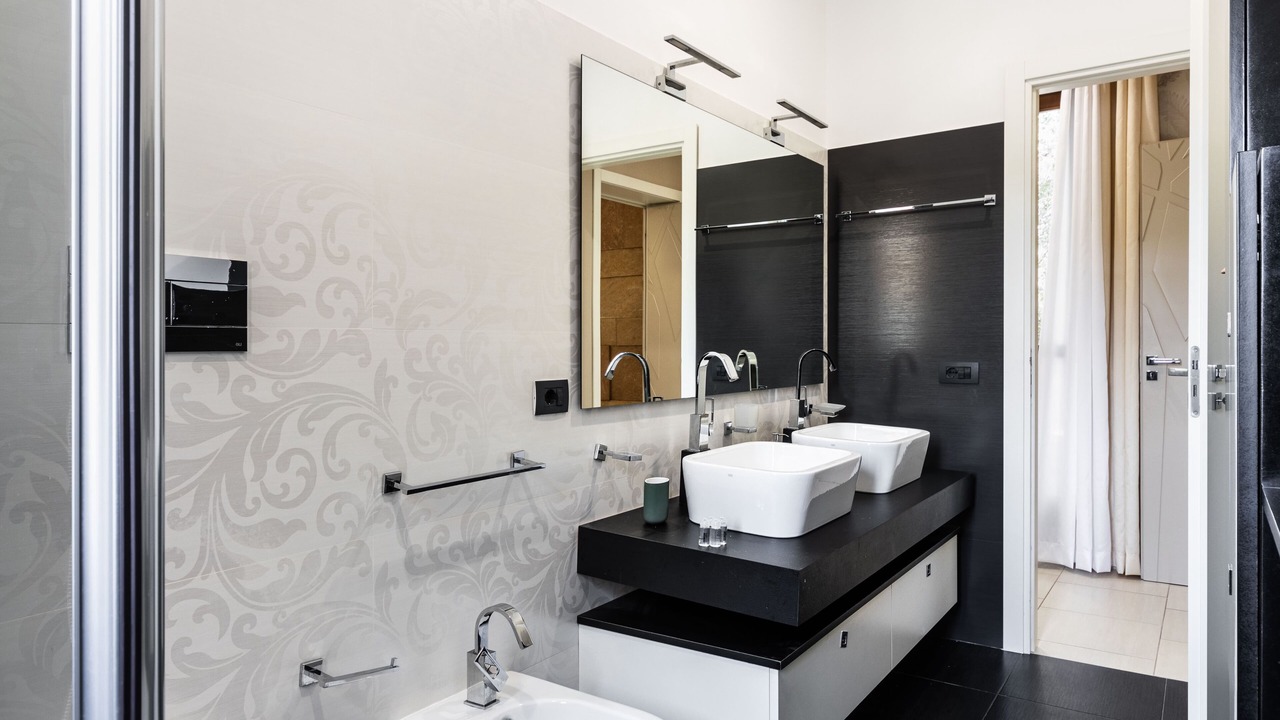 Photo of Bathroom in Avola