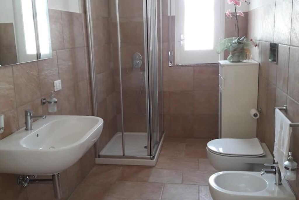 Photo of Bathroom in Ognina