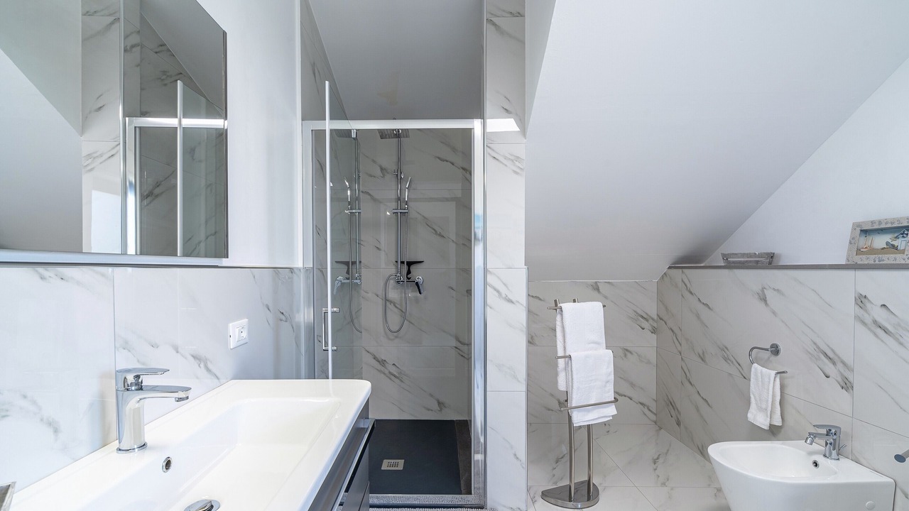 Photo of Bathroom in Tiche