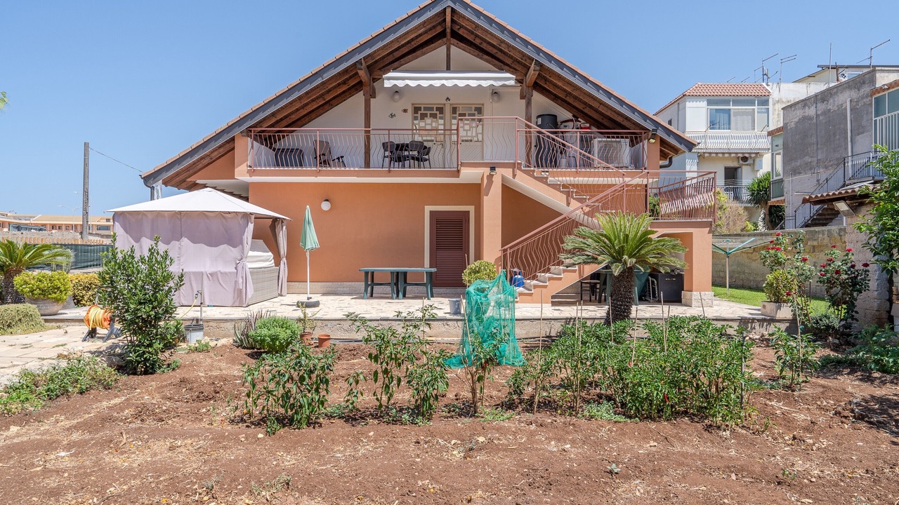 Photo of Outdoor in Tiche