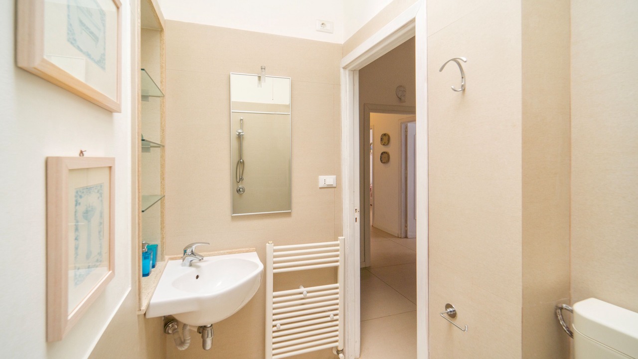 Photo of Bathroom in Carini