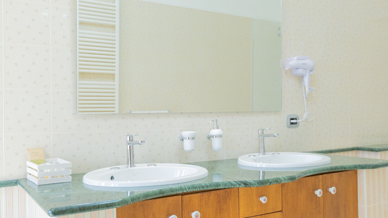 Photo of Bathroom in Cimitile