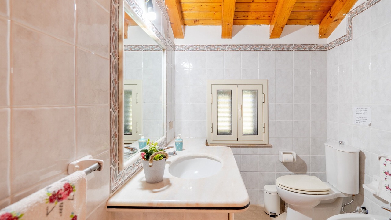 Photo of Bathroom in Floridia