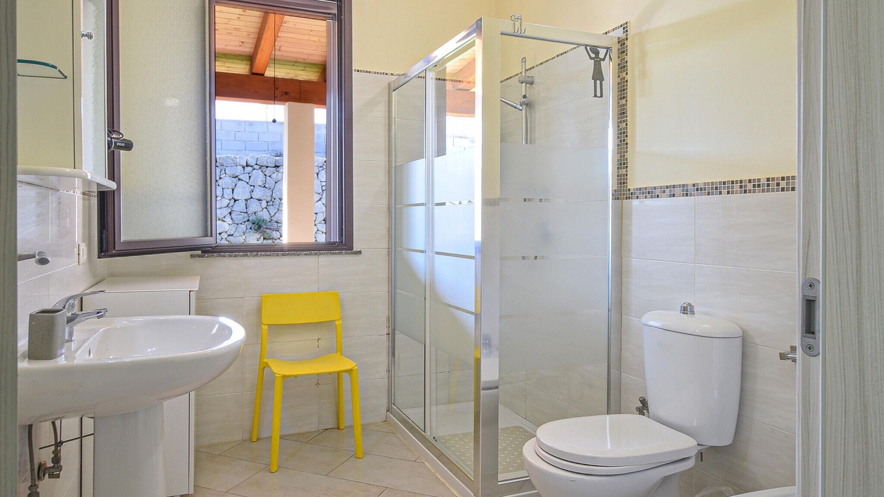 Photo of Bathroom in Brucoli