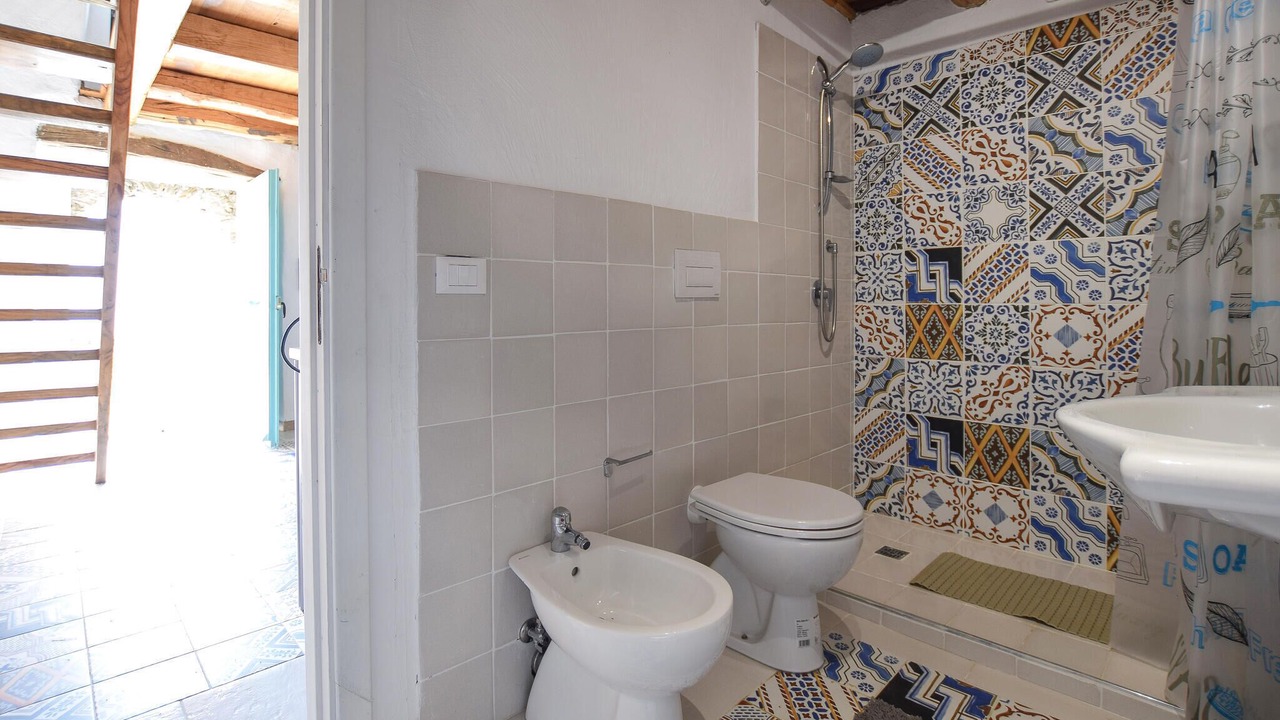Photo of Bathroom in Longobardi