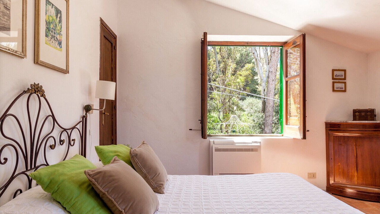 Photo of Bedroom in Scopello