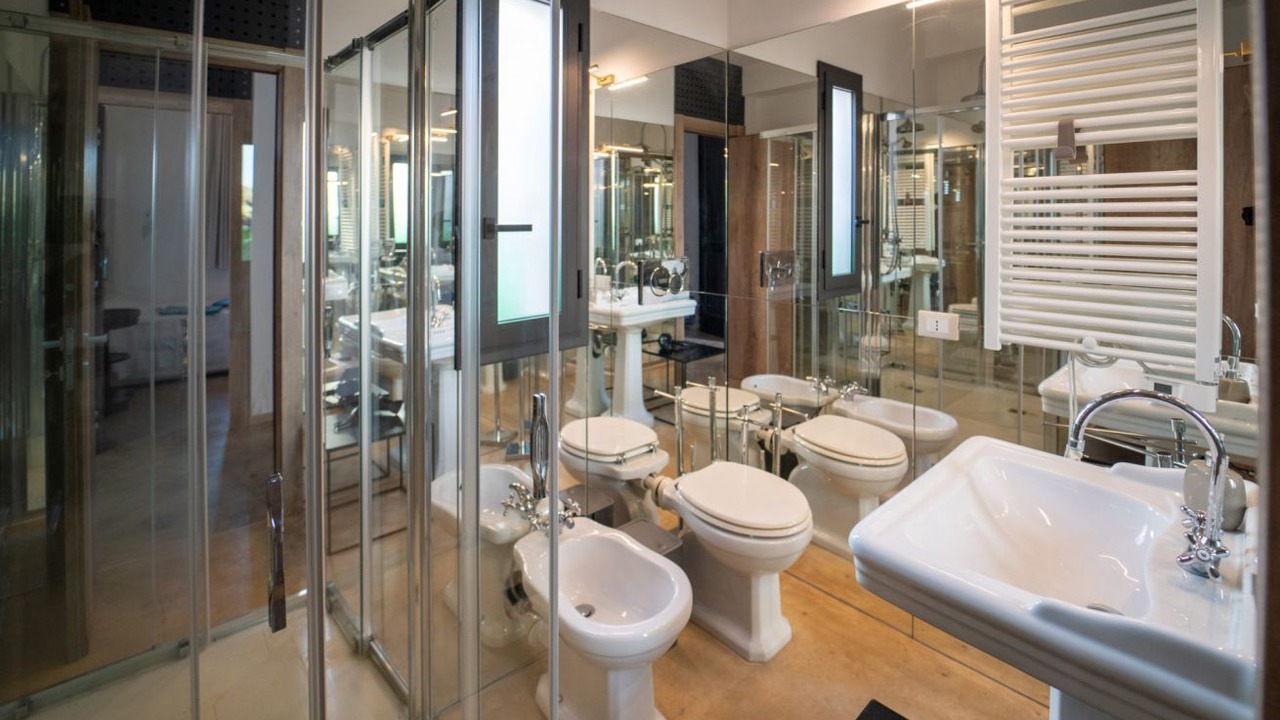 Photo of Bathroom in Avola